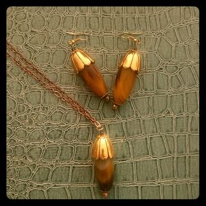 Necklace and earring set